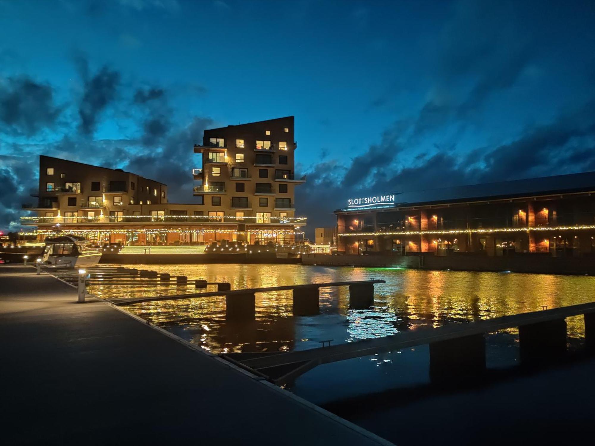 Slottsholmen Hotell Och Restaurang ベステルビーク エクステリア 写真