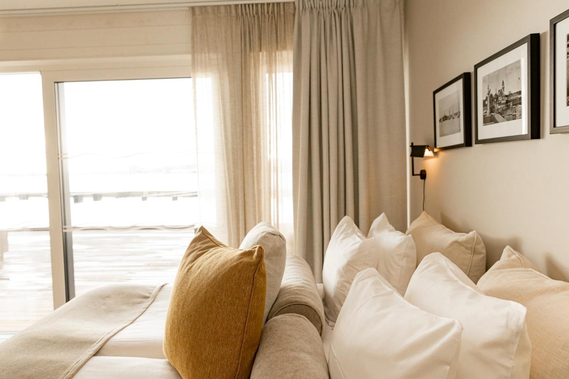 Slottsholmen Hotell Och Restaurang ベステルビーク エクステリア 写真