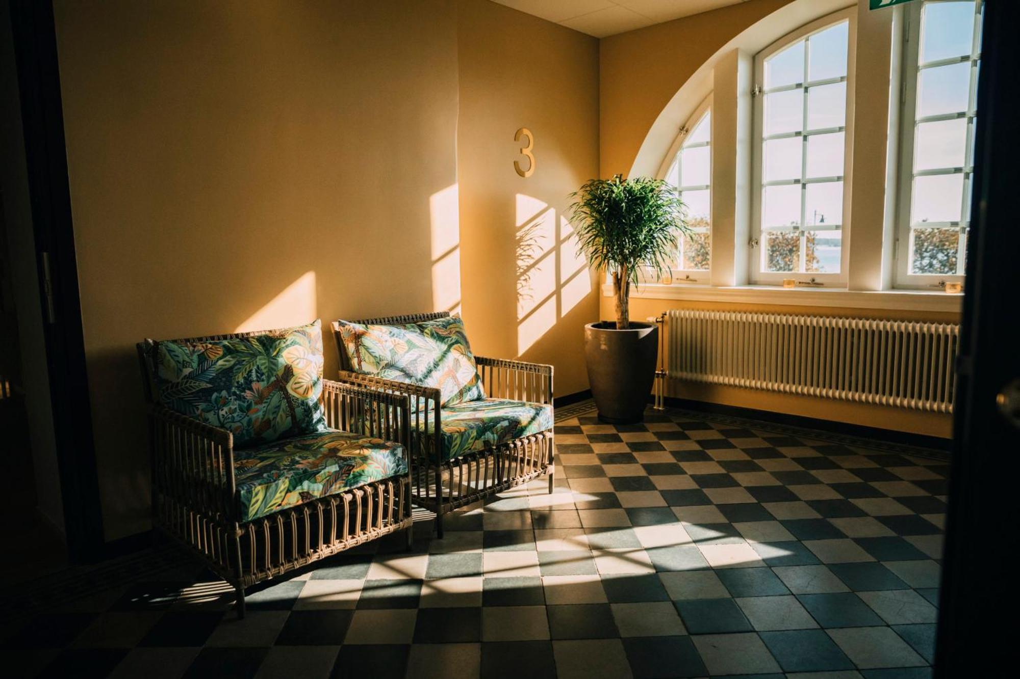 Slottsholmen Hotell Och Restaurang ベステルビーク エクステリア 写真