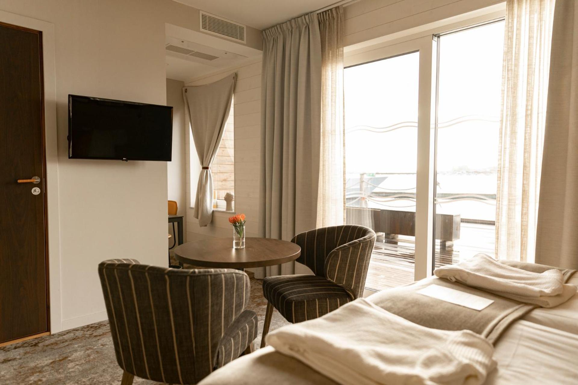 Slottsholmen Hotell Och Restaurang ベステルビーク エクステリア 写真