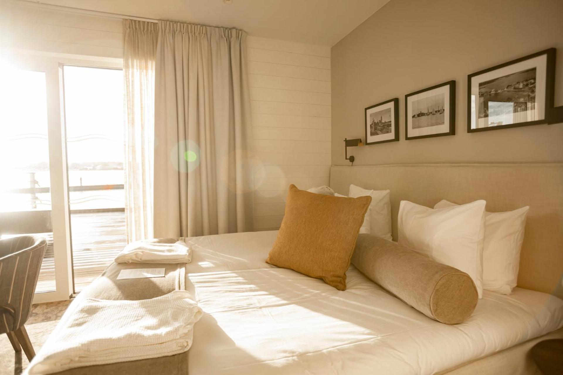 Slottsholmen Hotell Och Restaurang ベステルビーク エクステリア 写真